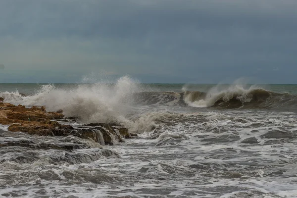 Tempesta sul Mar Mediterraneo. Spagna . — Foto Stock