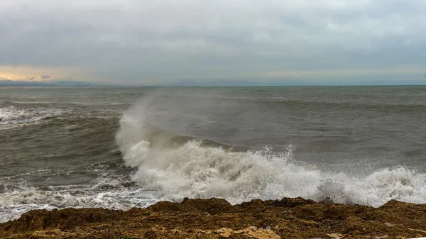 Tempesta sul Mar Mediterraneo. Spagna . — Foto Stock