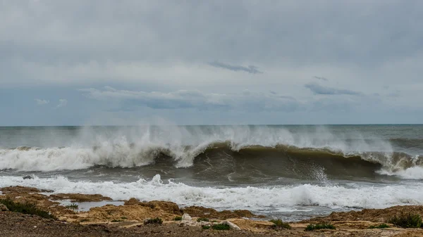 Tempesta sul Mar Mediterraneo. Spagna . — Foto Stock