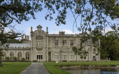 Killruddery, İrlanda 'nın büyük tarihi evidir. İrlanda 'da turizm.