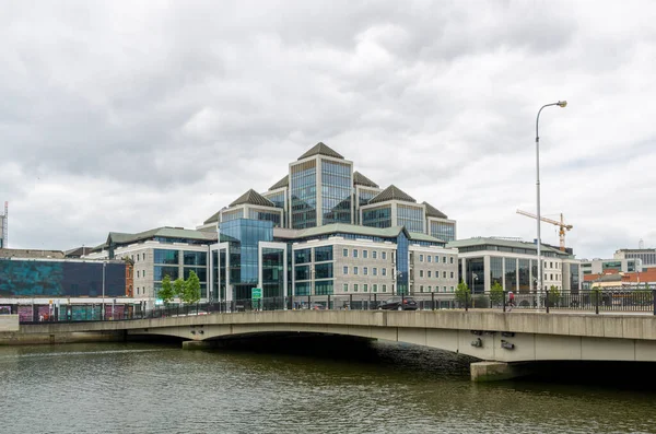 Edificio Oficinas Moderno Dublín Banco Del Leffey Irlanda — Foto de Stock