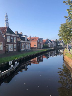 Aldeboardn, Friesland, Hollanda 'da boş bir sokak.