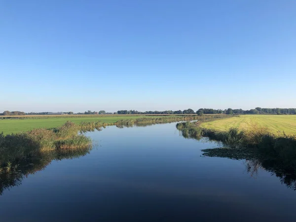 荷兰弗里斯兰特索尔周围安静的运河 — 图库照片