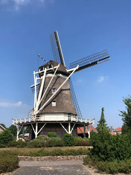 ハーデンバーグに風車 Overijssel Ortherland — ストック写真