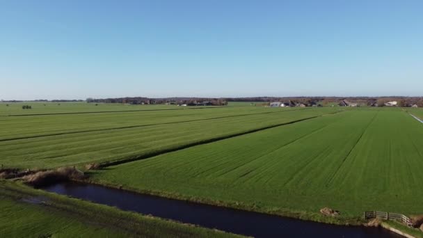 フリースランドニジェミルダム周辺の風車からの空中風景 Ortherland — ストック動画