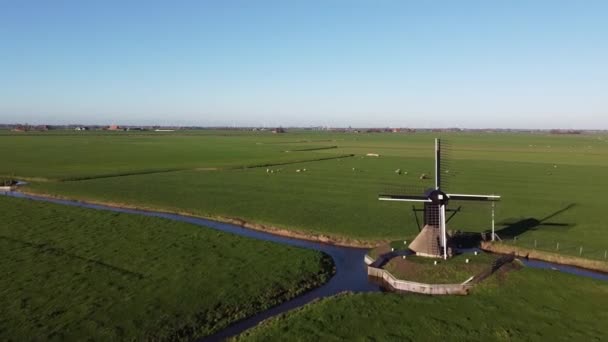 フリースラント州ニジュヒズムの風車からの空中風景 Ortherland — ストック動画
