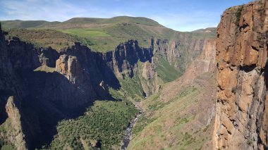 Lesotho Afrika 'daki Maletsunyane Şelalesi manzarası