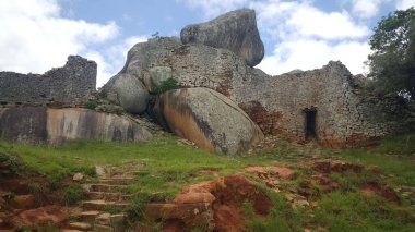 Büyük Zimbabwe 'nin harabelerinin çevresindeki manzara