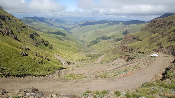 Οδήγηση Μέσω Της Οροσειράς Drakensberg Στη Νότια Αφρική — Φωτογραφία Αρχείου