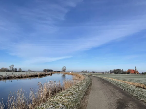 Weg Langs Een Kanaal Rond Aldeboarn Tijdens Een Winterdag Friesland — Stockfoto