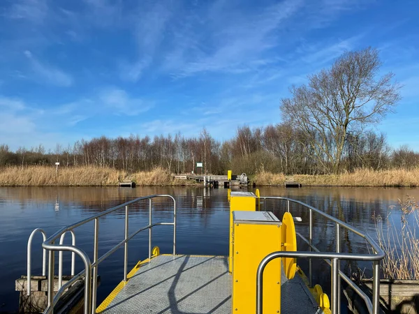 Handmatige Veerboot Rond Natuurgebied Deelen Een Winterdag Friesland — Stockfoto