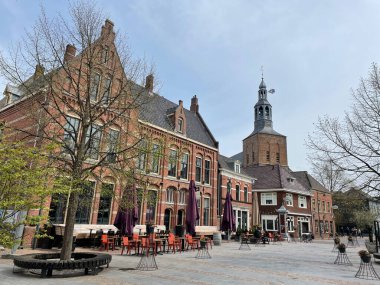 Hollanda 'da baharda Groenlo' da boş teras