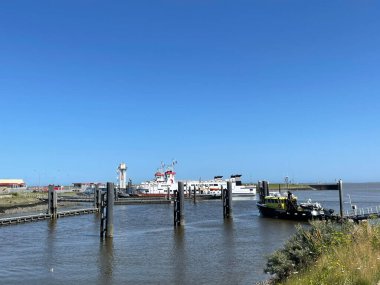 Hollanda, Groningen 'deki Lauwersoog Limanı' nda feribot.