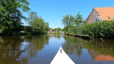 Hollanda, Friesland 'da Oppenhuizen' de kano gezisi.