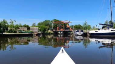 Hollanda, Friesland 'da Oppenhuizen' de kano gezisi.