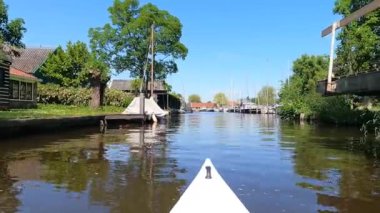 Hollanda, Friesland 'da Oppenhuizen' de kano gezisi.