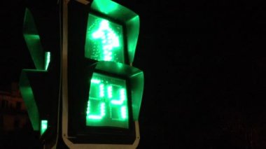 Şehir merkezinde trafik ışığı Havana, Küba