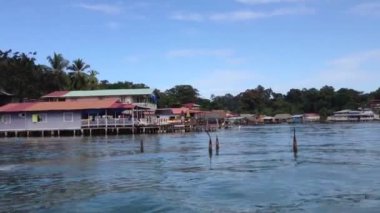 Bocas Del Toro Panama bir tekneden görünüyor