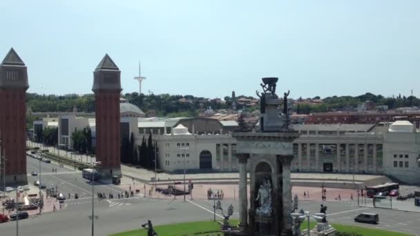 Going down in a elevator at Placa d'Espanya in Barcelona, Spain — Stock Video