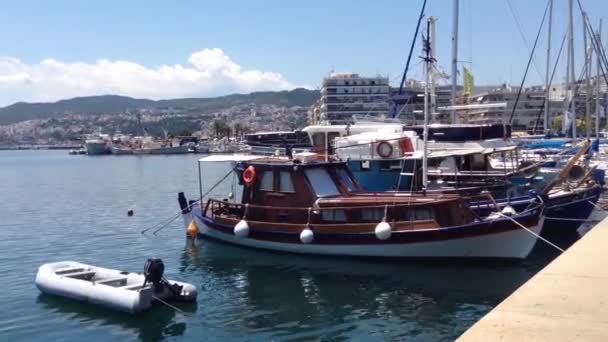 Гавань Кавала в Греции — стоковое видео