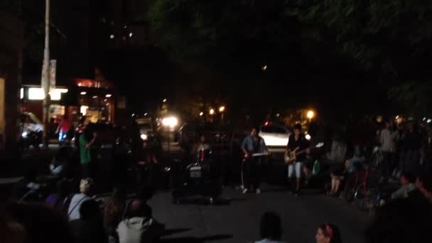 Блюзовая музыка в вечернем центре города, Кордова, Аргентина — стоковое видео