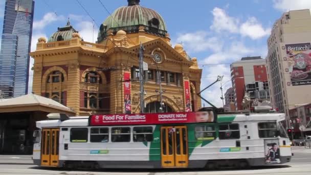 Flinders street station v melbourne, Austrálie — Stock video