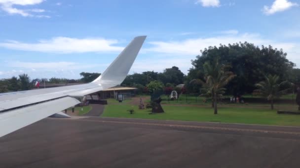 Taxiando en el aeropuerto de Isla de Pascua, Rapa Nui — Vídeo de stock