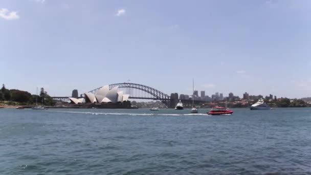 Opera house e ponte portuária na Austrália — Vídeo de Stock