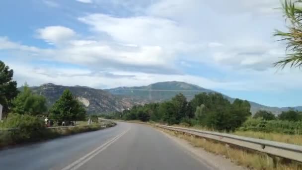 Їдучи по грецькому ландшафту дорогою до Кавала. — стокове відео