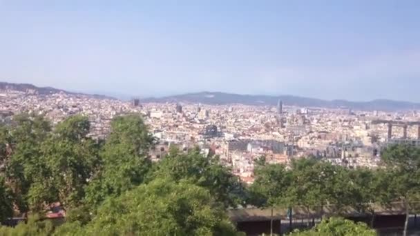 Teleférico que sube a la colina de Montjujalá en Barcelona, España — Vídeos de Stock