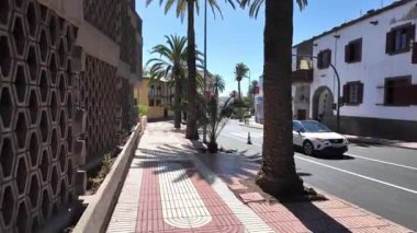 Las Palmas de Gran _ Canaria 'nın eski kasabası Vegueta' ya doğru yürüyorum.