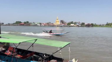 Tayland 'da Koh Kret civarında sürat teknesi