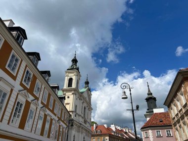 Polonya 'nın eski Varşova kasabasında mimarlık