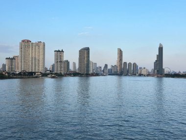 Rama III Köprüsü, Tayland 'ın Bangkok şehrindeki Fırat Nehri üzerinde.