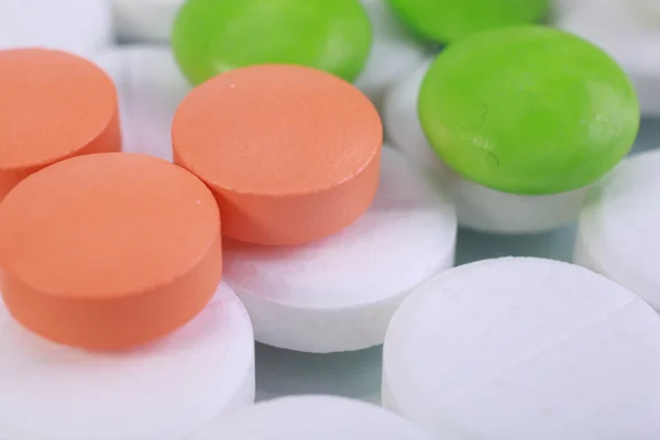 Kırmızı ve beyaz hap kapsül kazık