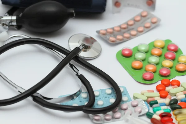 Kırmızı ve beyaz hap kapsül kazık