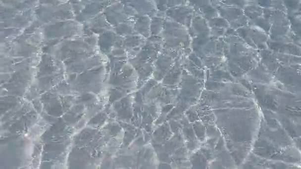 Agua de mar azul turquesa transparente — Vídeos de Stock