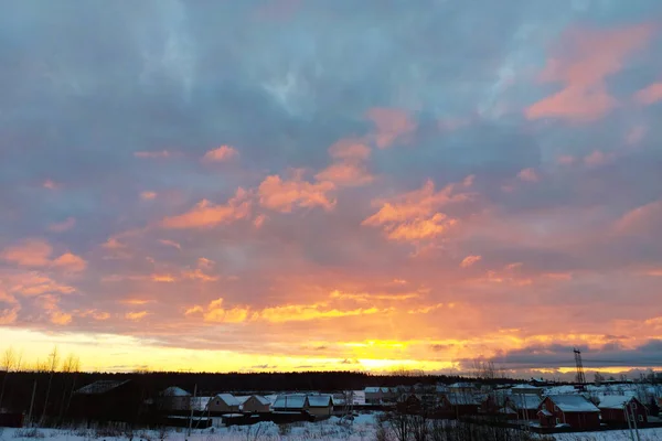 Heldere Veelkleurige Zonsondergang Boven Het Platteland Winter — Stockfoto