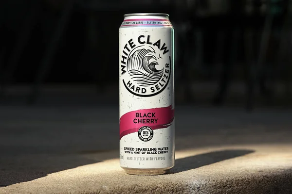 Bronx Junho 2021 Close Black Cherry Flavor White Claw Brand — Fotografia de Stock