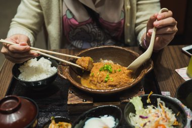 Kadınlar Fired domuz Japonya gıda yemek