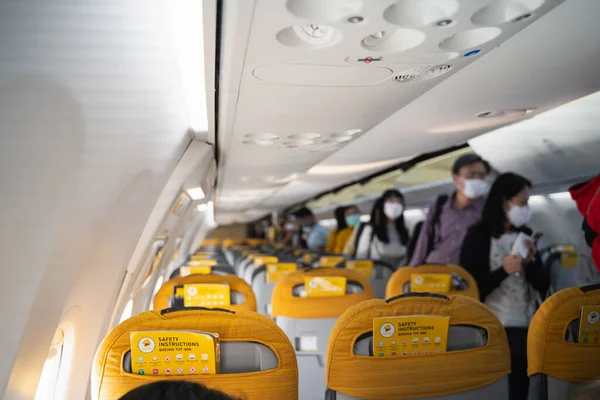 Декабря 2020 Года Пассажиры Идущие Занять Место Самолете Едут Чианг — стоковое фото
