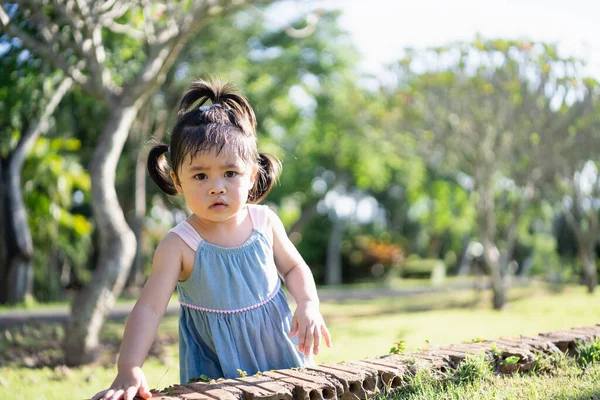 Cute Baby Playing Garden — Stock Photo, Image