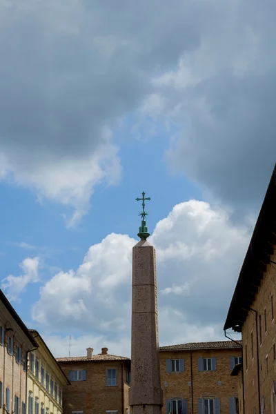 Obelisk Svatodušní kříž — Stock fotografie