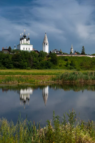Edificios Blancos Del Antiguo Monasterio Suzdal Rusia Brillante Día Soleado — Foto de Stock