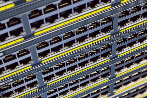 Switch Jaringan Baru Untuk Jaringan Datacenter Besar Port Ethernet Kosong — Stok Foto