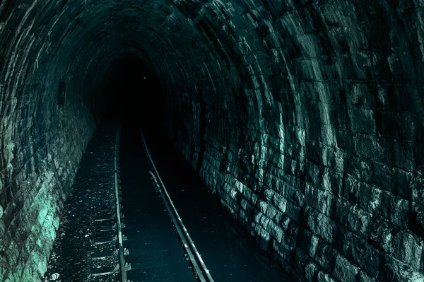 Tunnel Voie Unique Inondé Sombre Ancien Tunnel Ferroviaire Abandonné — Photo