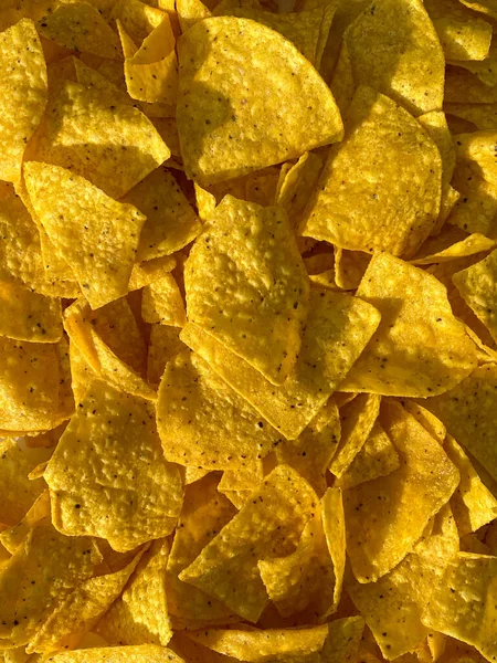 Vers Gebakken Zelfgebakken Tortilla Chips Drogen Het Natuurlijke Zonlicht — Stockfoto