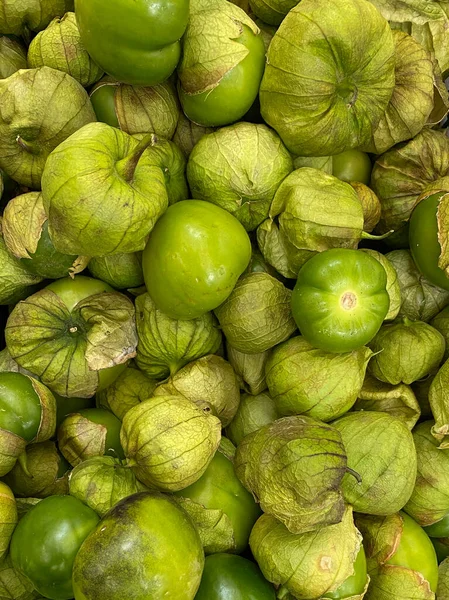 Büyük organik çiftçi yığını market marketi yeşil domates tomallitoes
