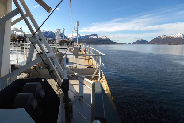 Buz bir tanker üst güverte.