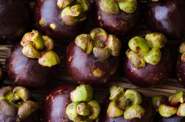 birkaç taze mor tropik mangosteens